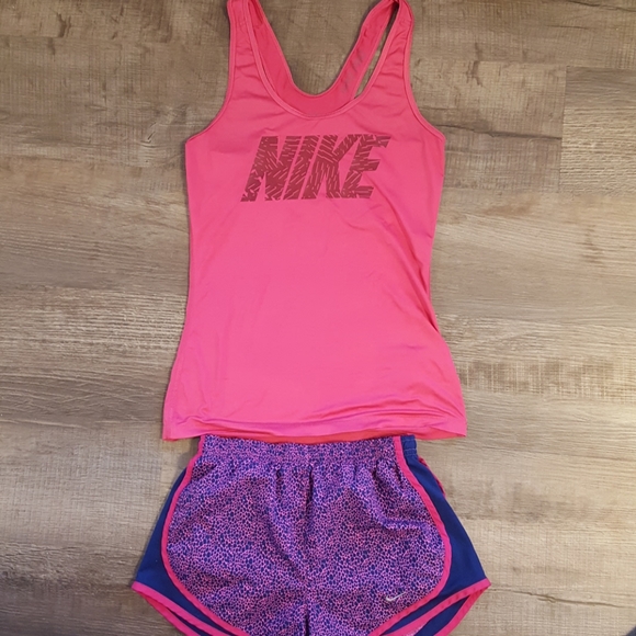 Nike bundle track short and tank - Picture 4 of 4